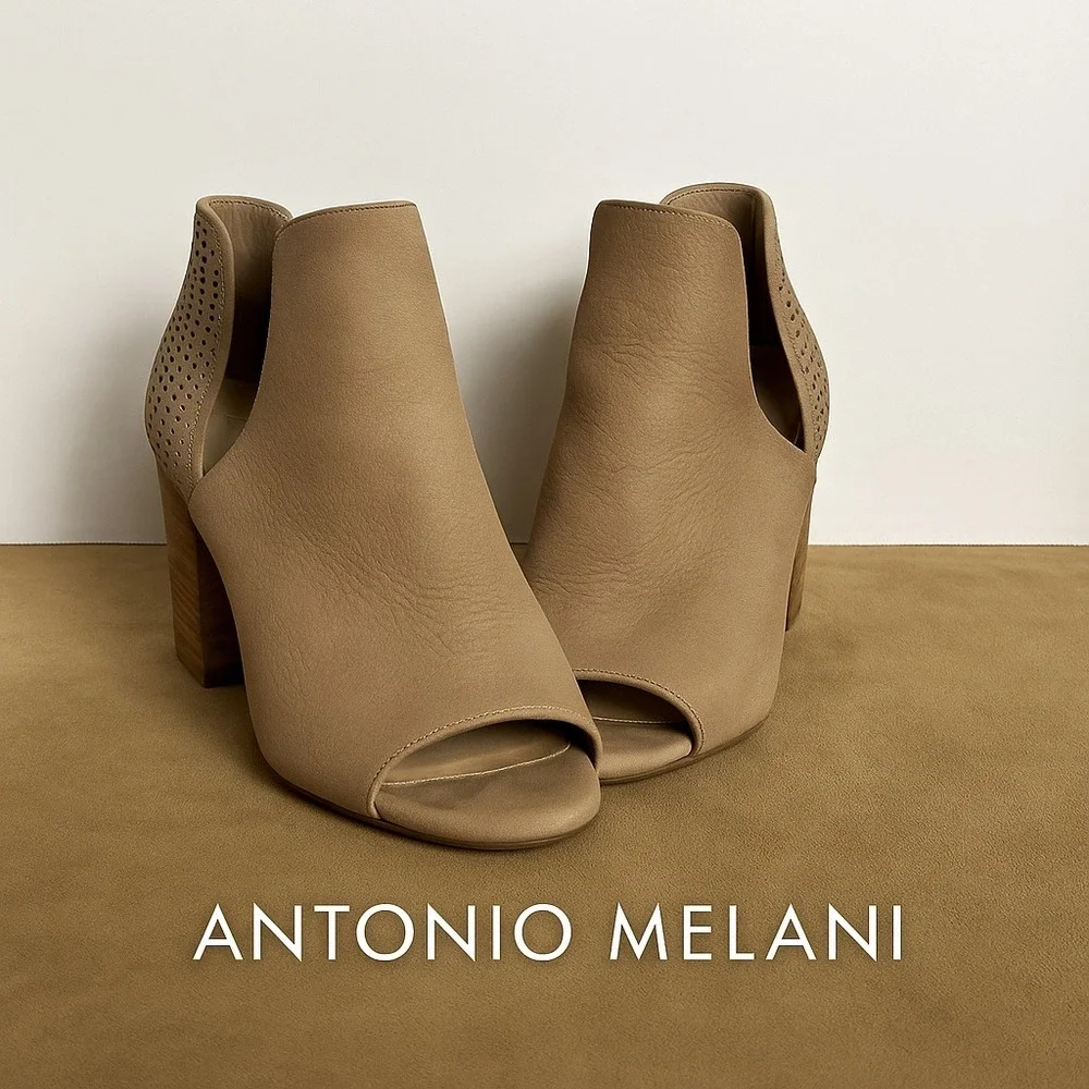Antonio Melani Peep Toe Booties 8.5M Taupe‎ Nubuck Leather Block Heel Cutout